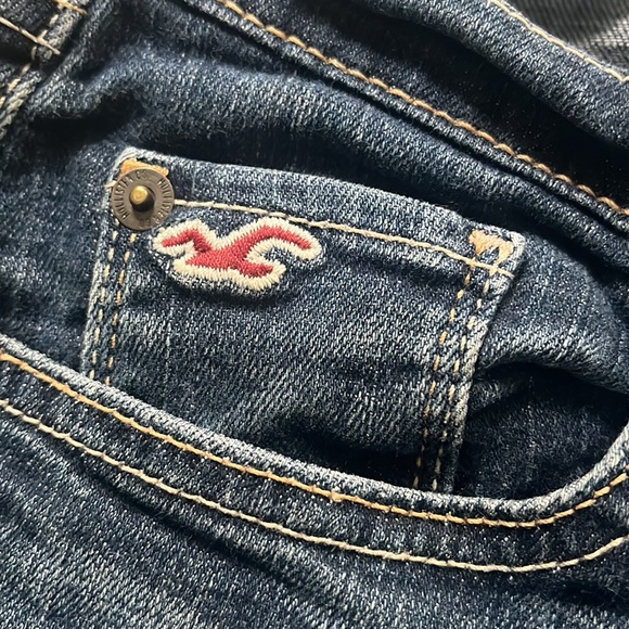 Holister socal stretch , 26, 3 . Jean shorts cuffed - Picture 9 of 11